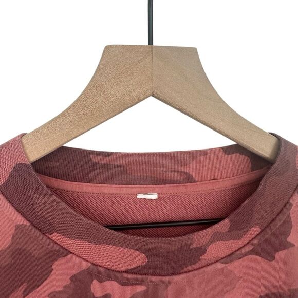 Lululemon Perfectly Oversized Crew Womens 8? Pink Camo Workout Fitness Active - Picture 3 of 7